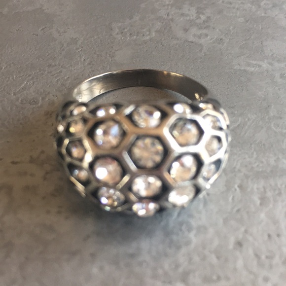 Ann Taylor LOFT sparkly cocktail ring. Sz 8 - Picture 4 of 4